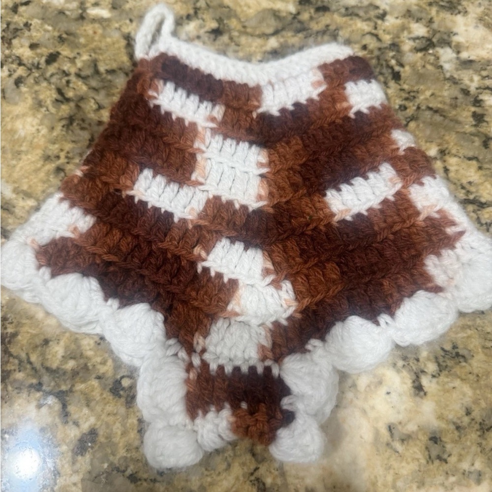 Elegant ok, really just hilarious! Brown and White Crochet Pot Holders